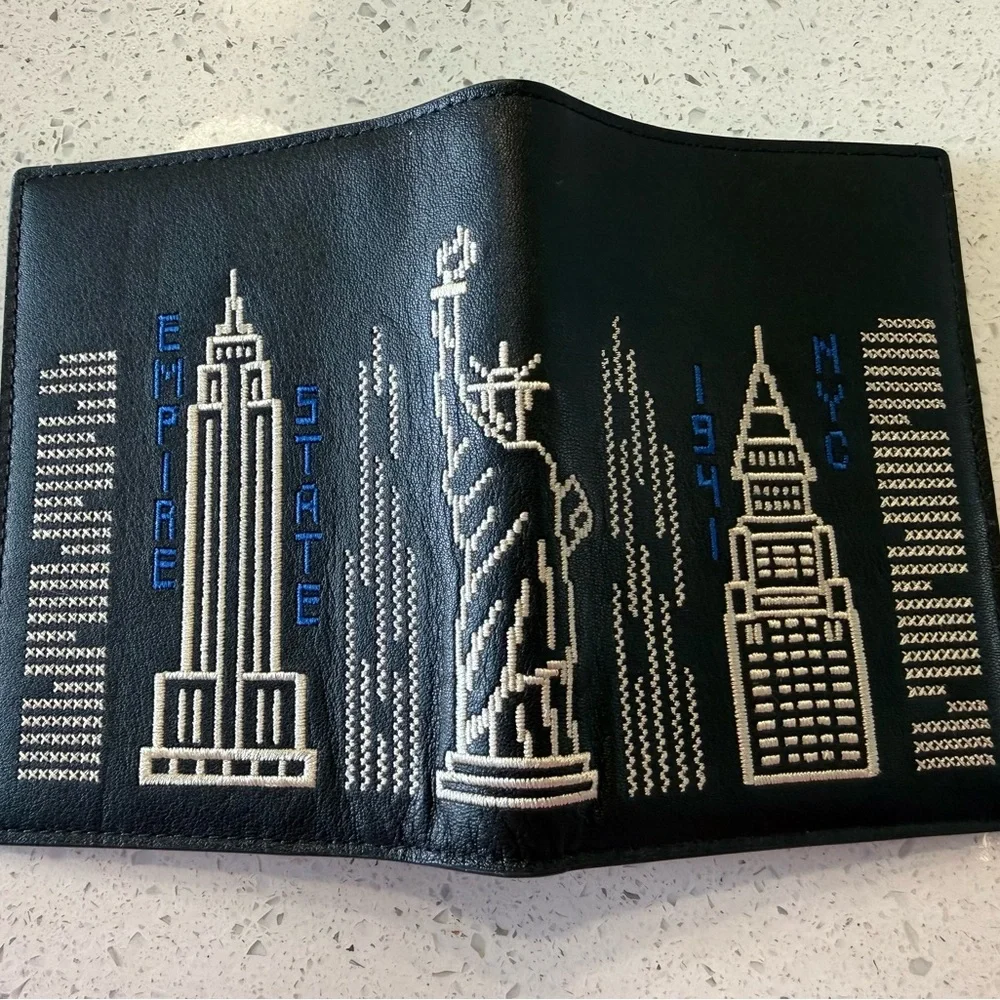Coach Black Leather Passport Accessory NWOT - Picture 3 of 5